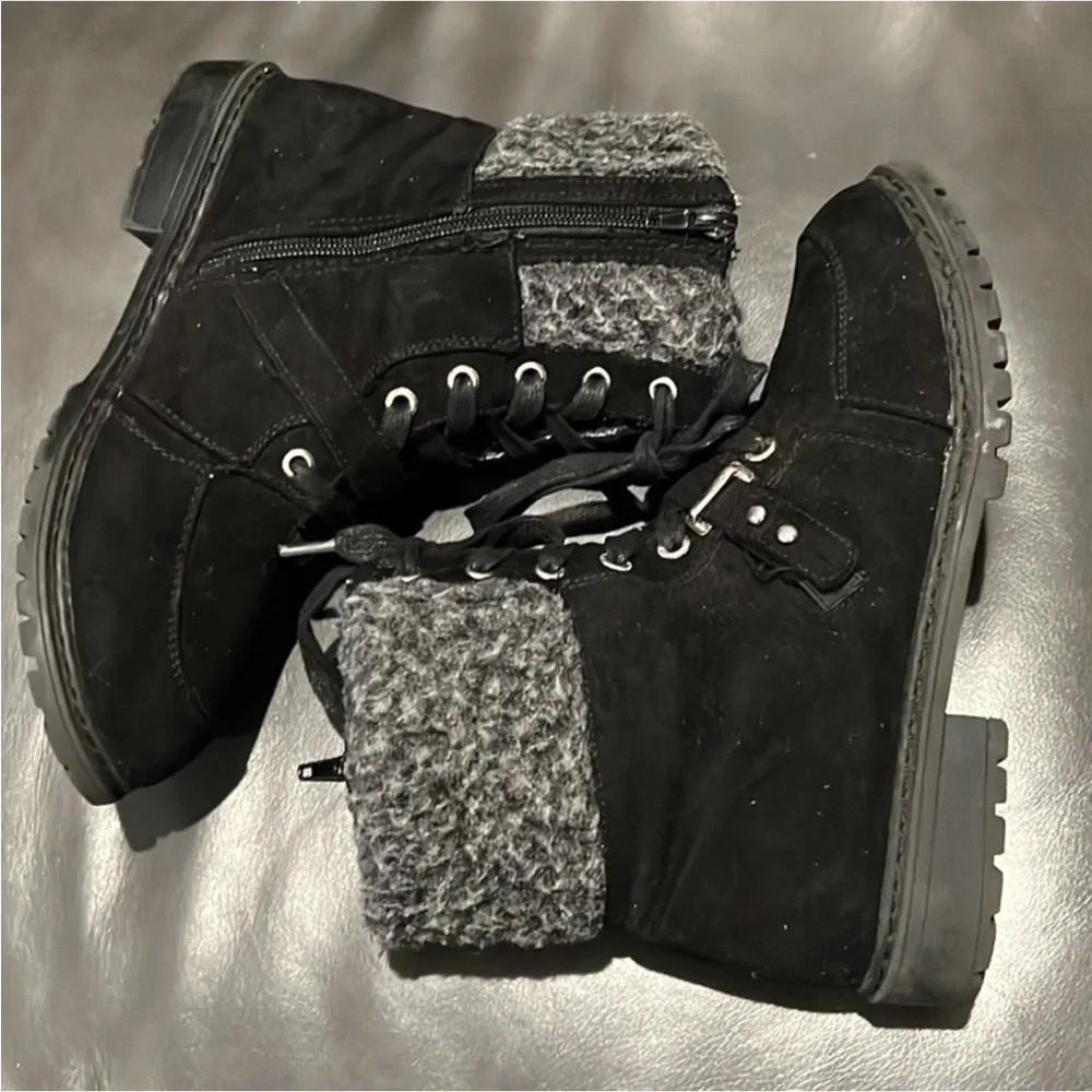 Authentic Stuart Weitzman kids designer black lace up boots sz big girls 4